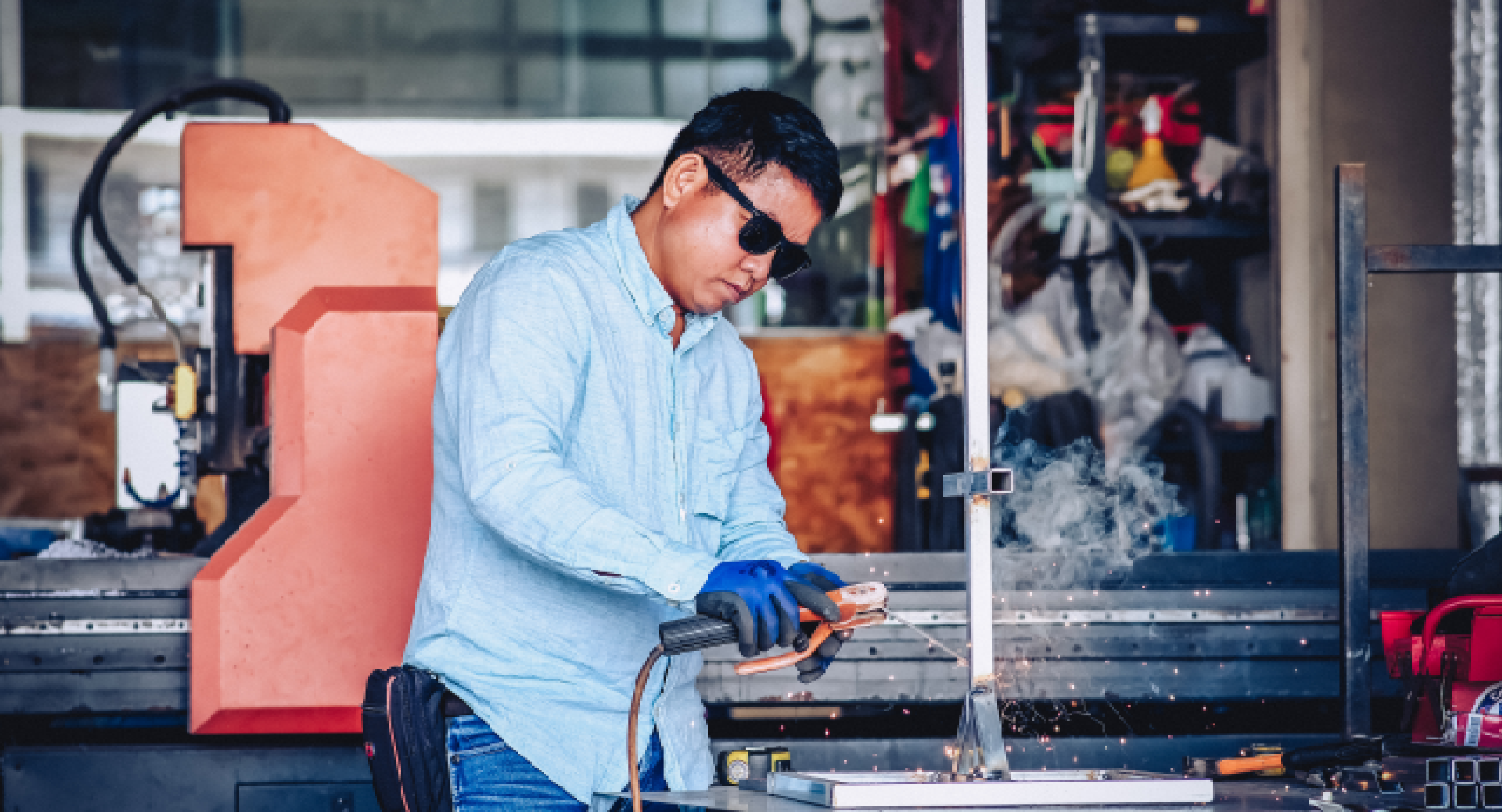 Choosing Your Tool – Comparing Fiber Laser Welding Machine with Handheld and Mini Laser Welder Systems